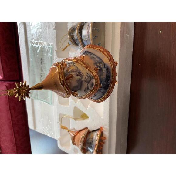 Thomas Kinkade Bone China Ornament Collection, set of 3 - Picture 3 of 7